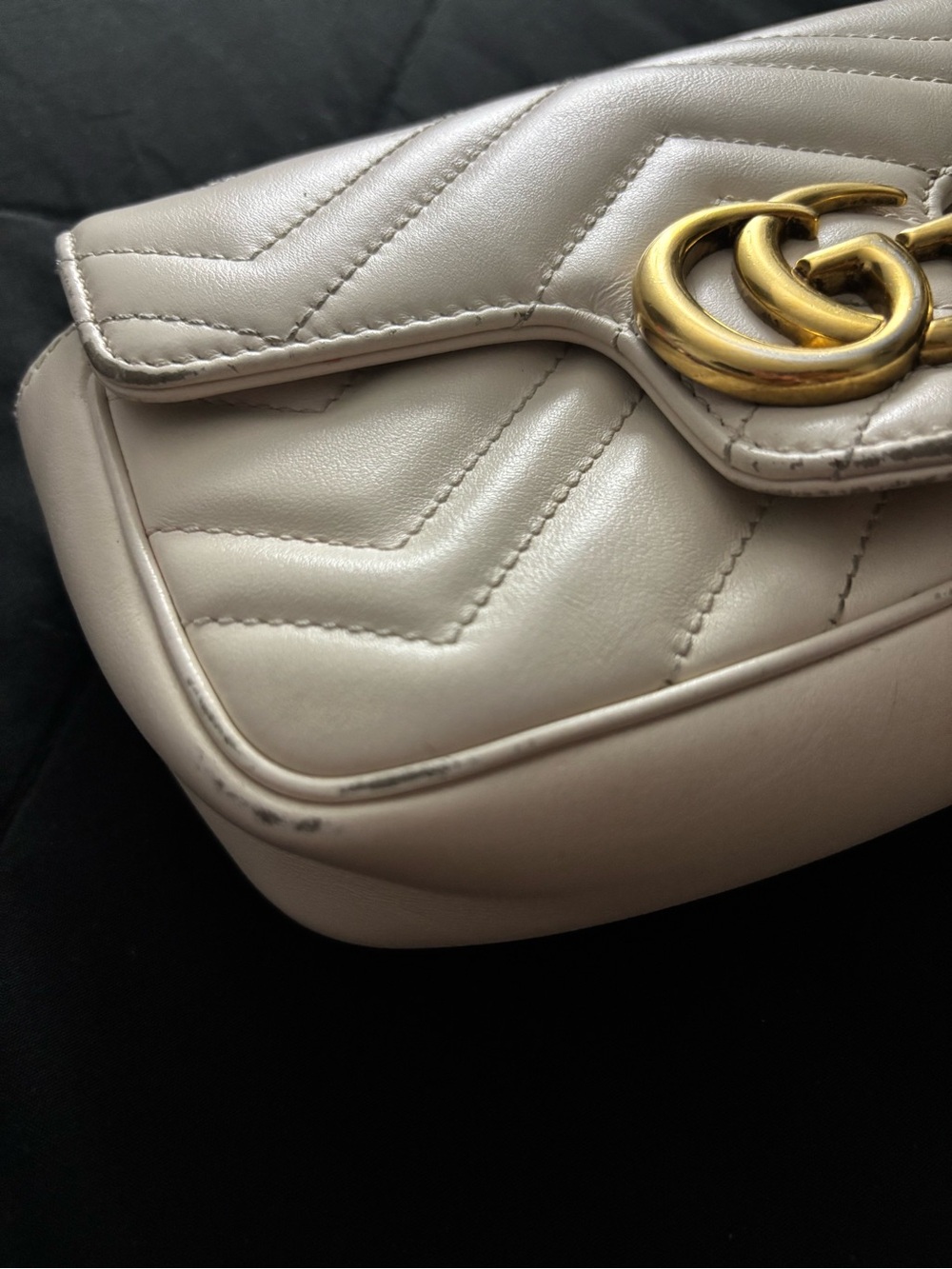 Gucci GG Marmont matelassé leather super mini bag - Picture 3 of 12
